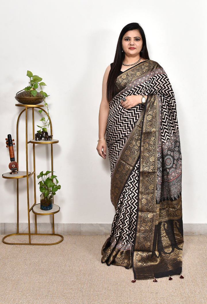 KRITYA : AJRAKH DOLA SILK SAREE WITH NAKSHI ZARI PALLU