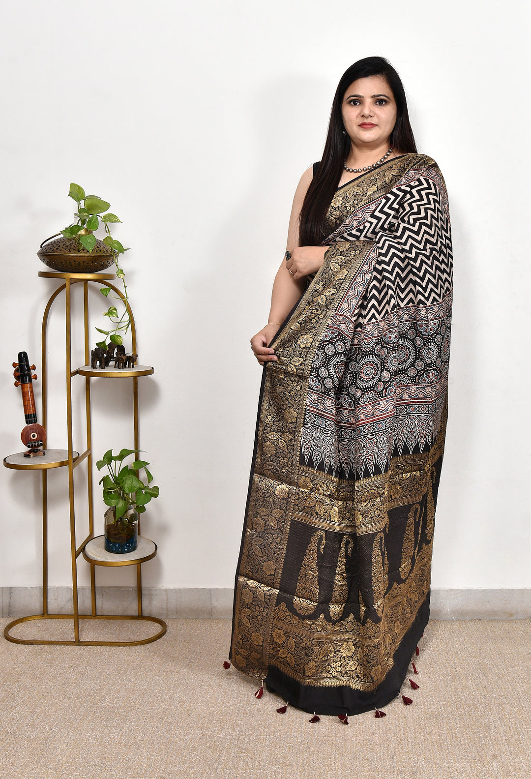 KRITYA : AJRAKH DOLA SILK SAREE WITH NAKSHI ZARI PALLU