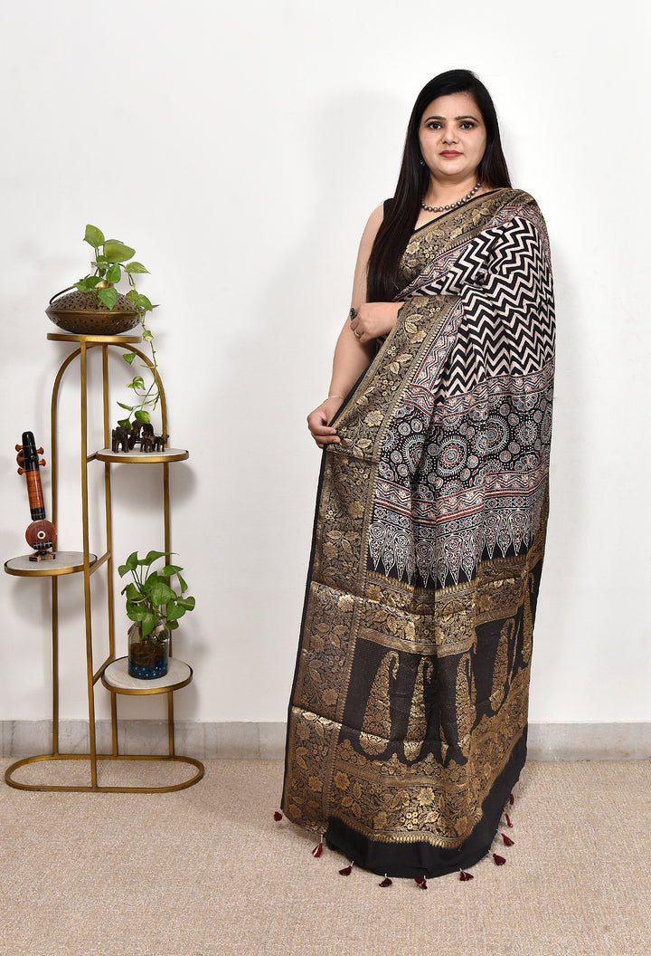 KRITYA : AJRAKH DOLA SILK SAREE WITH NAKSHI ZARI PALLU
