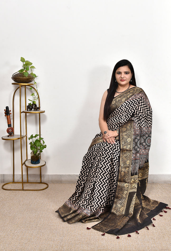 KRITYA : AJRAKH DOLA SILK SAREE WITH NAKSHI ZARI PALLU