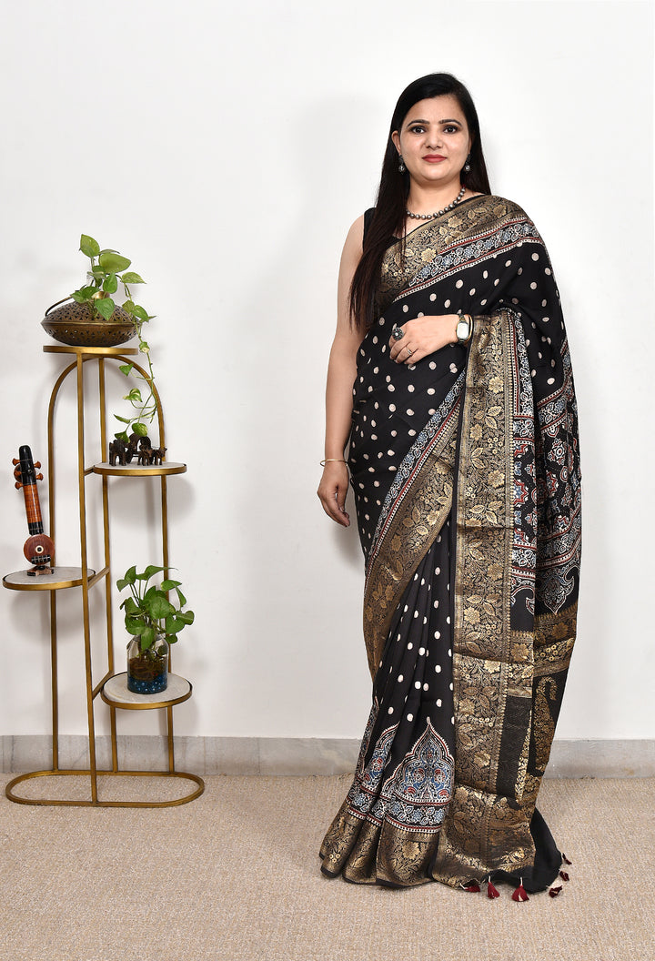 NUKTA  : AJRAKH DOLA SILK SAREE WITH NAKSHI ZARI PALLU