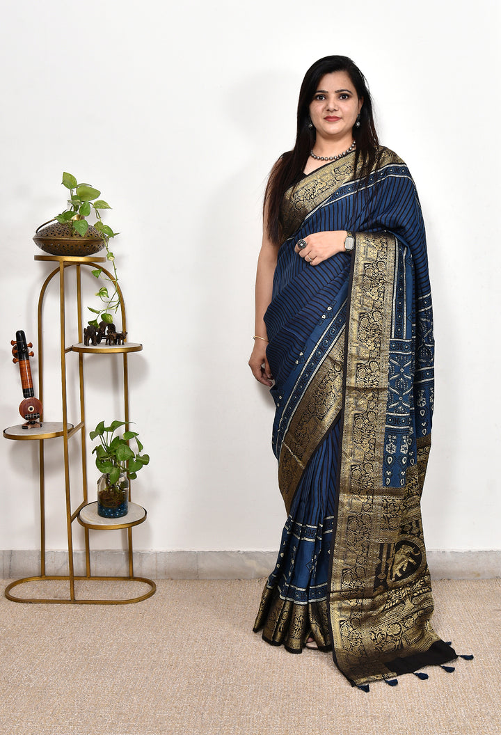 SUMAIDHA : AJRAKH DOLA SILK SAREE WITH NAKSHI ZARI PALLU