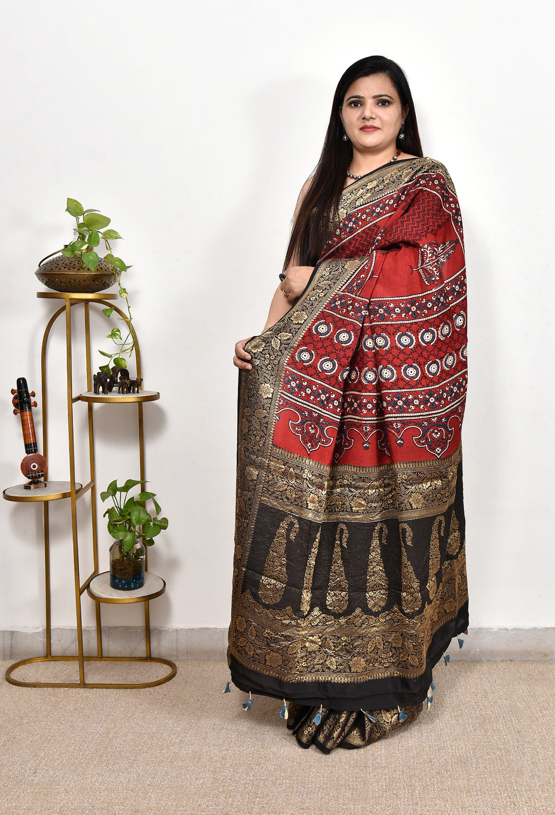GOMATI : AJRAKH DOLA SILK SAREE WITH NAKSHI ZARI PALLU