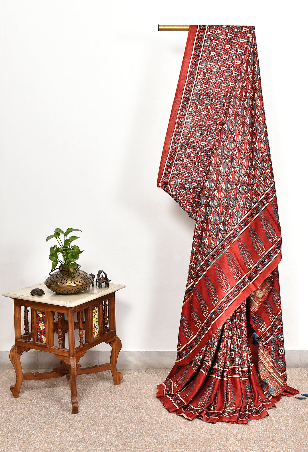 JAINIKA : AJRAKH HANDBLOCK PURE GAJJI SILK SAREE