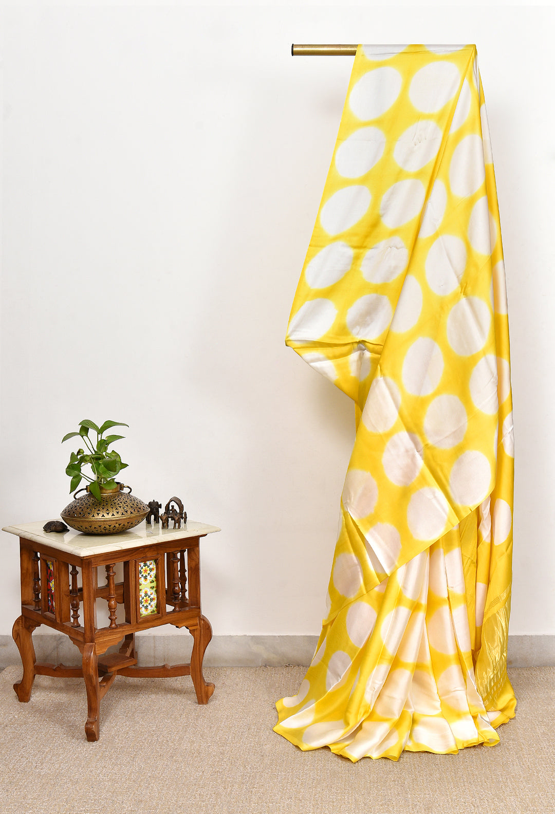YASHITA : HANDMADE CLAMP DYED MODAL SILK SAREE WITH TISSUE PALLU