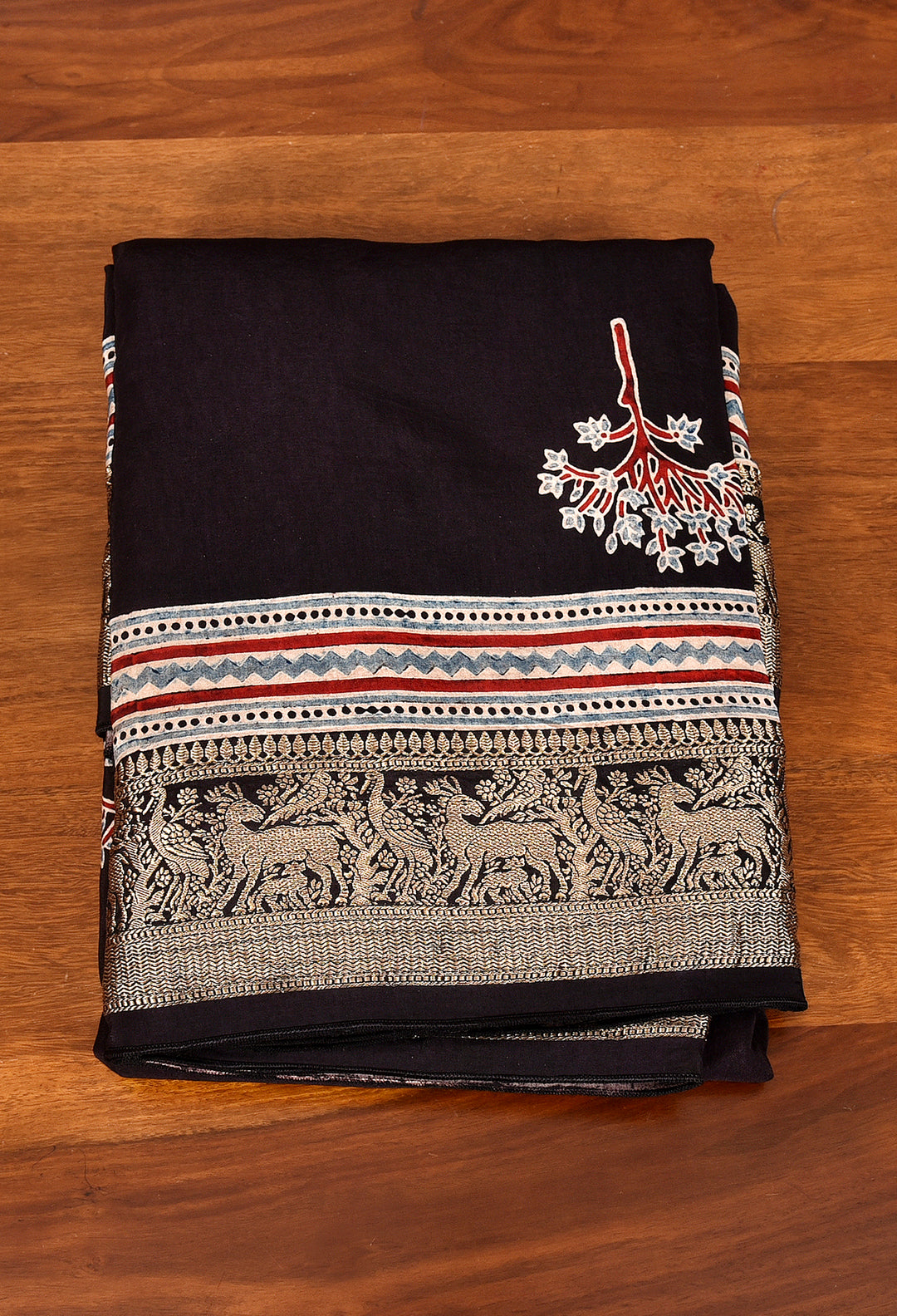 KUHIKU : AJRAKH DOLA SILK SAREE WITH NAKSHI ZARI PALLU