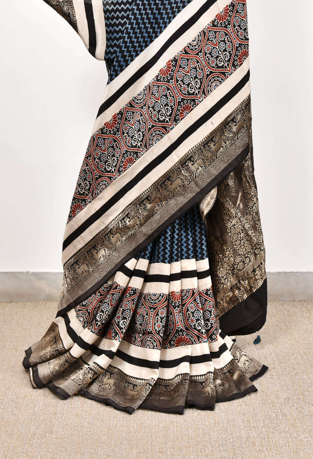 PARLIKA : AJRAKH DOLA SILK SAREE WITH NAKSHI ZARI PALLU