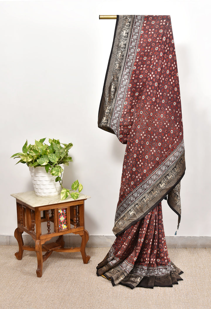 RUSIYA : AJRAKH DOLA SILK SAREE WITH NAKSHI ZARI PALLU