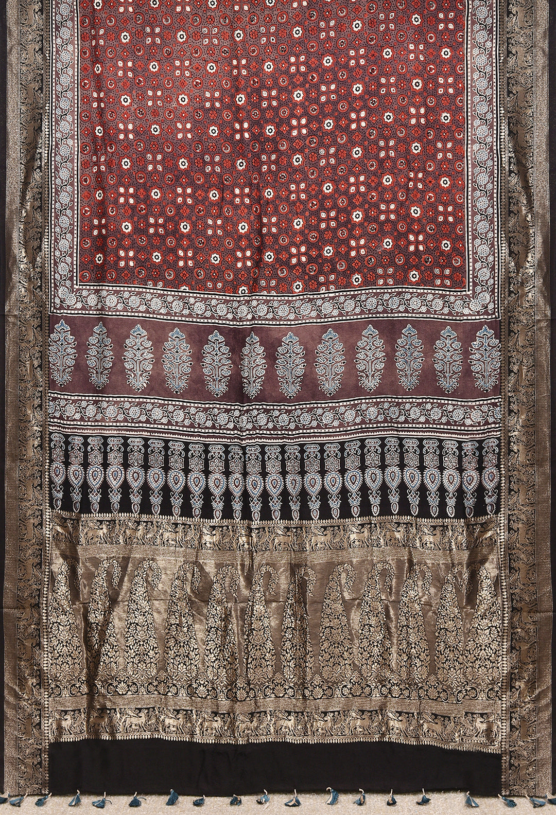 RUSIYA : AJRAKH DOLA SILK SAREE WITH NAKSHI ZARI PALLU