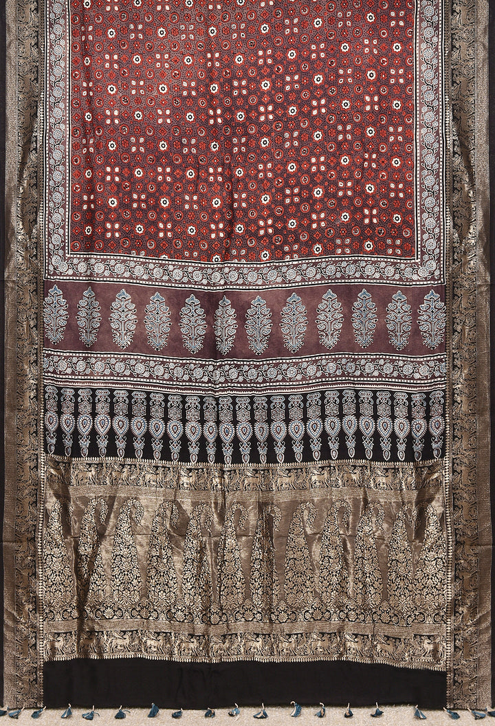 RUSIYA : AJRAKH DOLA SILK SAREE WITH NAKSHI ZARI PALLU