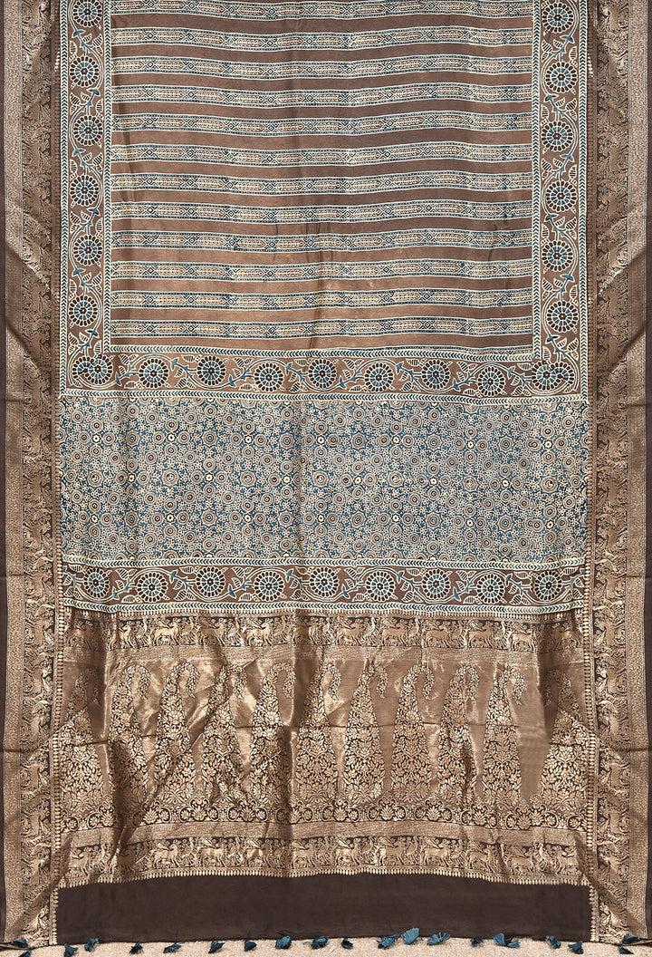 DHUNKI : AJRAKH DOLA SILK SAREE WITH NAKSHI ZARI PALLU