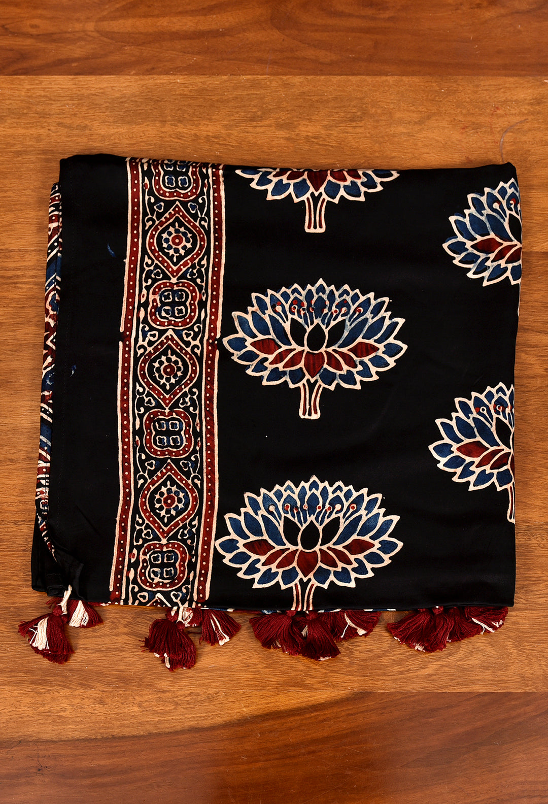 NUMISI : AJRAKH MODAL SILK STOLE