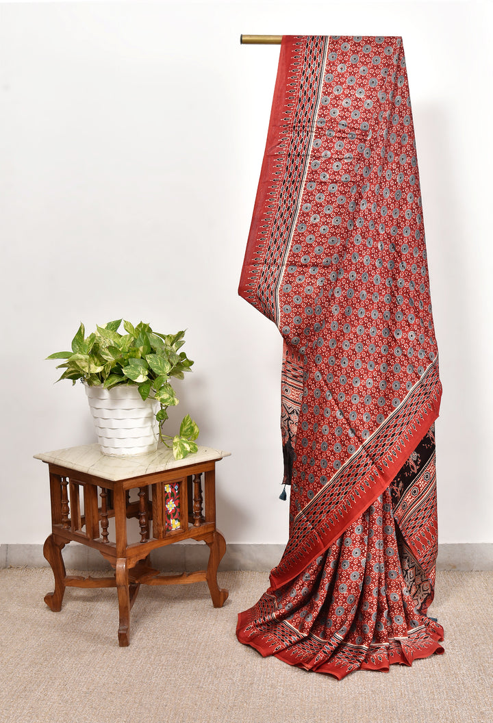 UJISHA : AJRAKH HANDBLOCK MODAL SILK SAREE