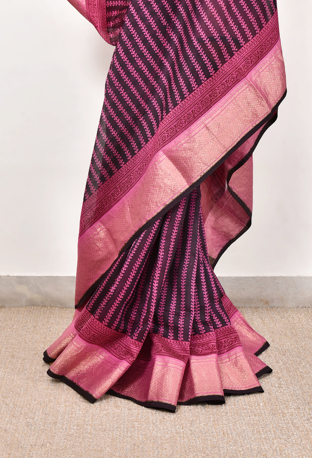 PRAKSHTA  : BAGH HANDBLOCK HANDWOVEN MAHESHWARI COTTON SILK SAREE WITH GOLD ZARI BORDER
