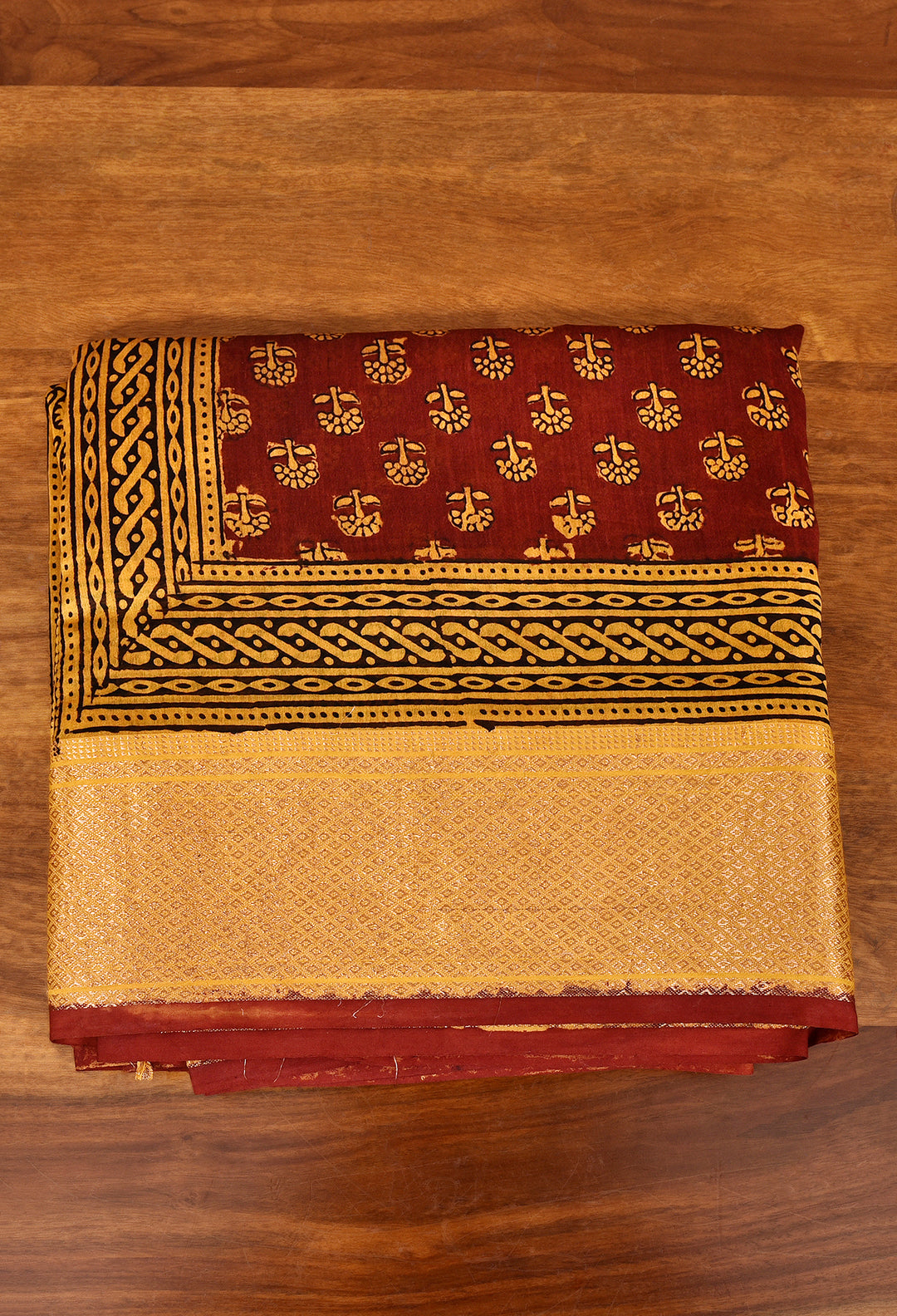 ZENDIYA : BAGH HANDBLOCK HANDWOVEN MAHESHWARI COTTON SILK SAREE WITH GOLD ZARI BORDER