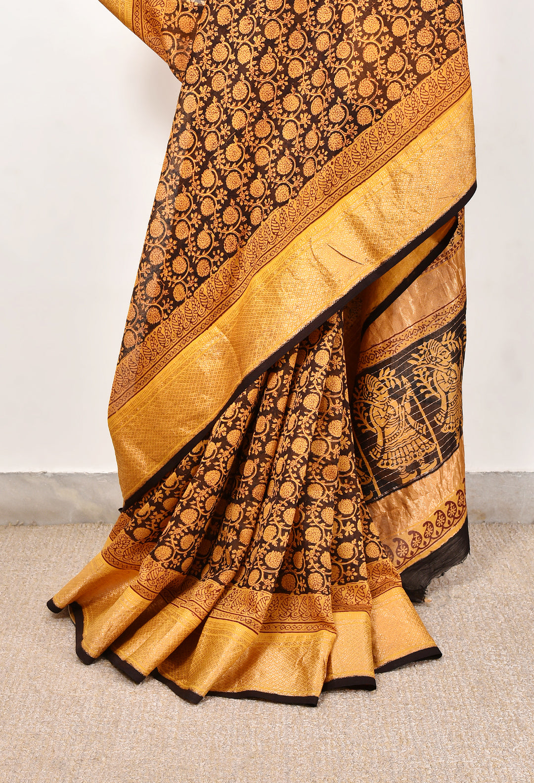 JAYILA : BAGH HANDBLOCK HANDWOVEN MAHESHWARI COTTON SILK SAREE WITH GOLD ZARI BORDER