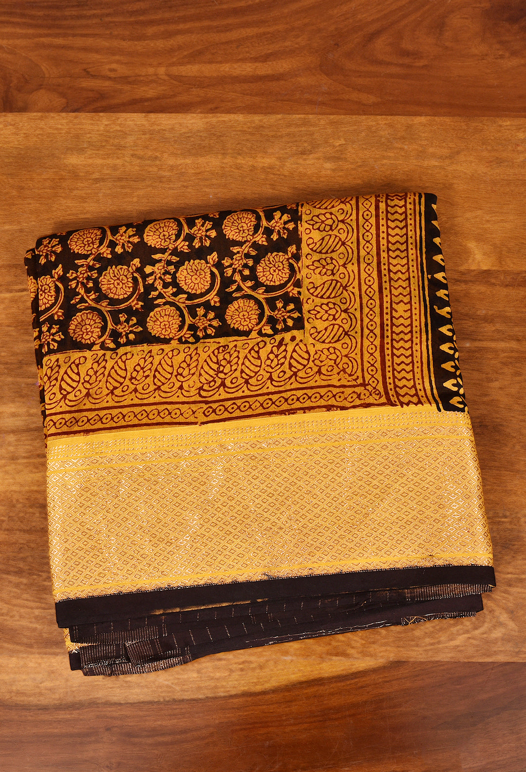 JAYILA : BAGH HANDBLOCK HANDWOVEN MAHESHWARI COTTON SILK SAREE WITH GOLD ZARI BORDER