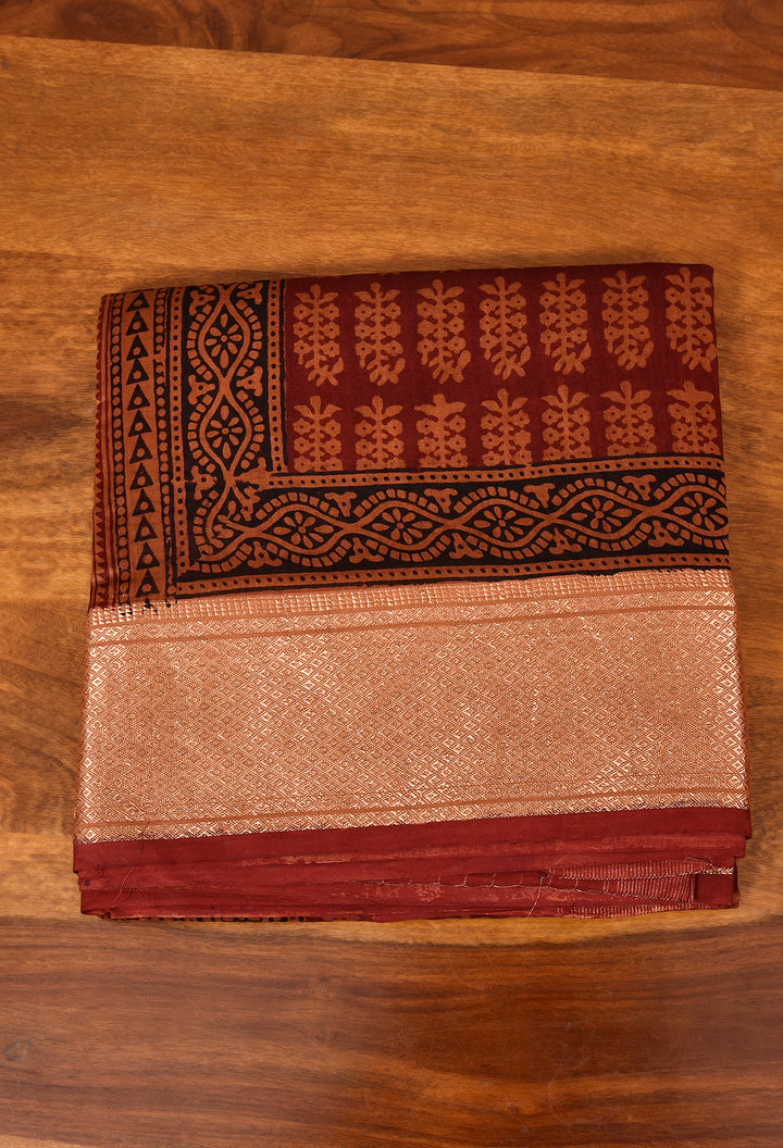 MOSIKA : BAGH HANDBLOCK HANDWOVEN MAHESHWARI COTTON SILK SAREE WITH GOLD ZARI BORDER