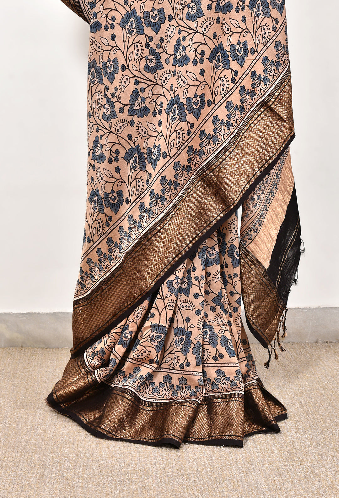 SUTIDI : AJRAKH HANDBLOCK HANDWOVEN MAHESHWARI COTTON SILK SAREE WITH GOLD ZARI BORDER
