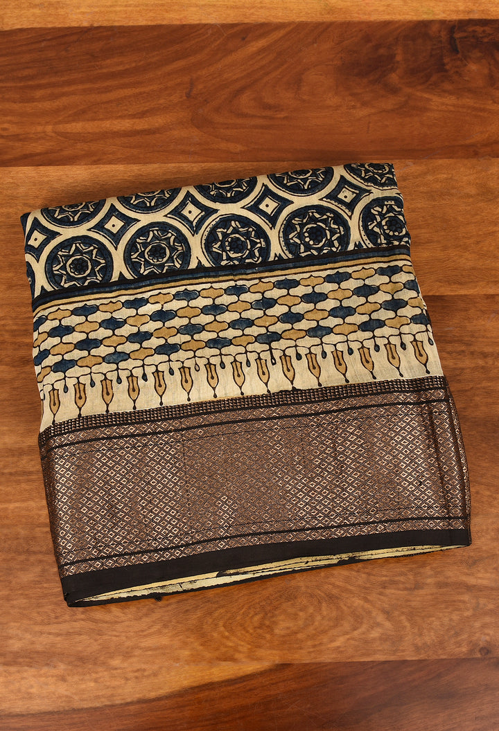 KOMLI : AJRAKH HANDBLOCK HANDWOVEN MAHESHWARI COTTON SILK SAREE WITH GOLD ZARI BORDER