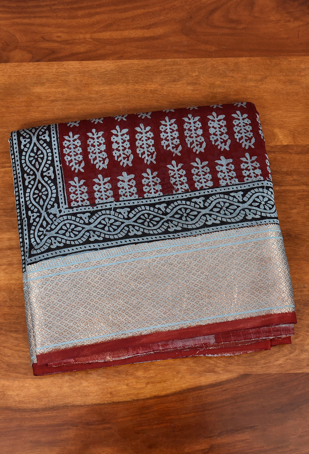 GEHANI : BAGH HANDBLOCK HANDWOVEN MAHESHWARI COTTON SILK SAREE WITH GOLD ZARI BORDER
