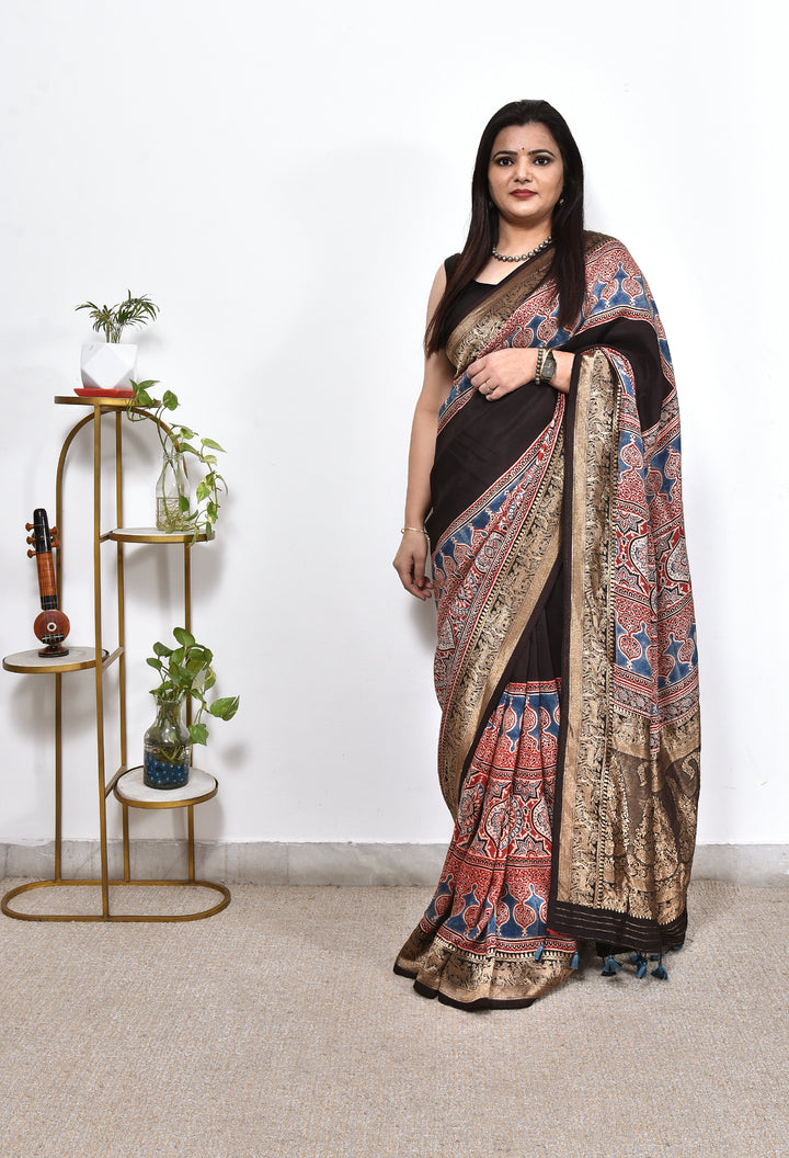 OVISKA : AJRAKH DOLA SILK SAREE WITH NAKSHI ZARI PALLU