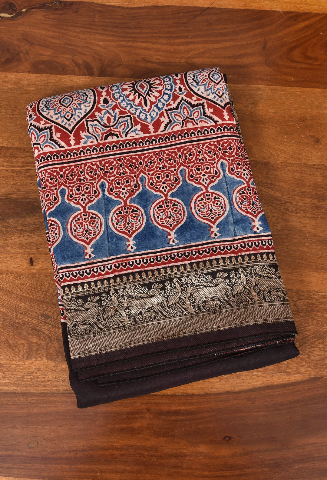 OVISKA : AJRAKH DOLA SILK SAREE WITH NAKSHI ZARI PALLU