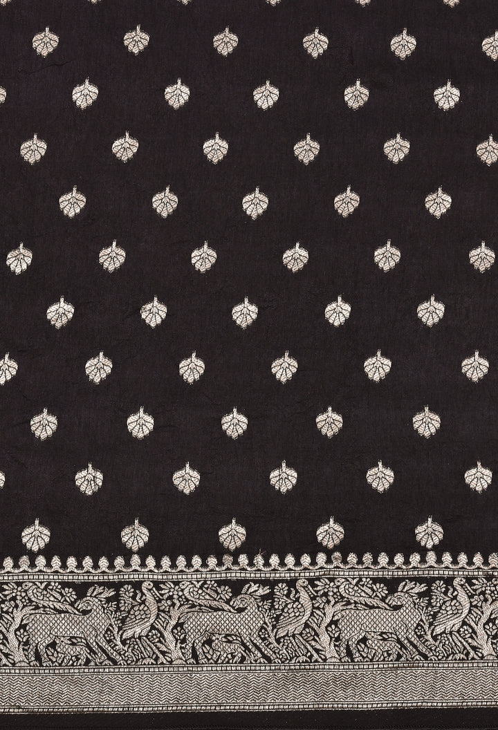 VEDIKA : AJRAKH DOLA SILK SAREE WITH NAKSHI ZARI PALLU