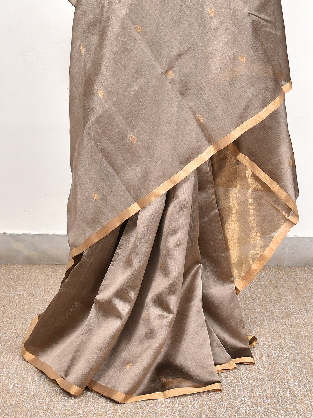 SHABNAMI : HANDWOVEN CHANDERI SILK SAREE WITH ZARI BOOTIS ALL OVER