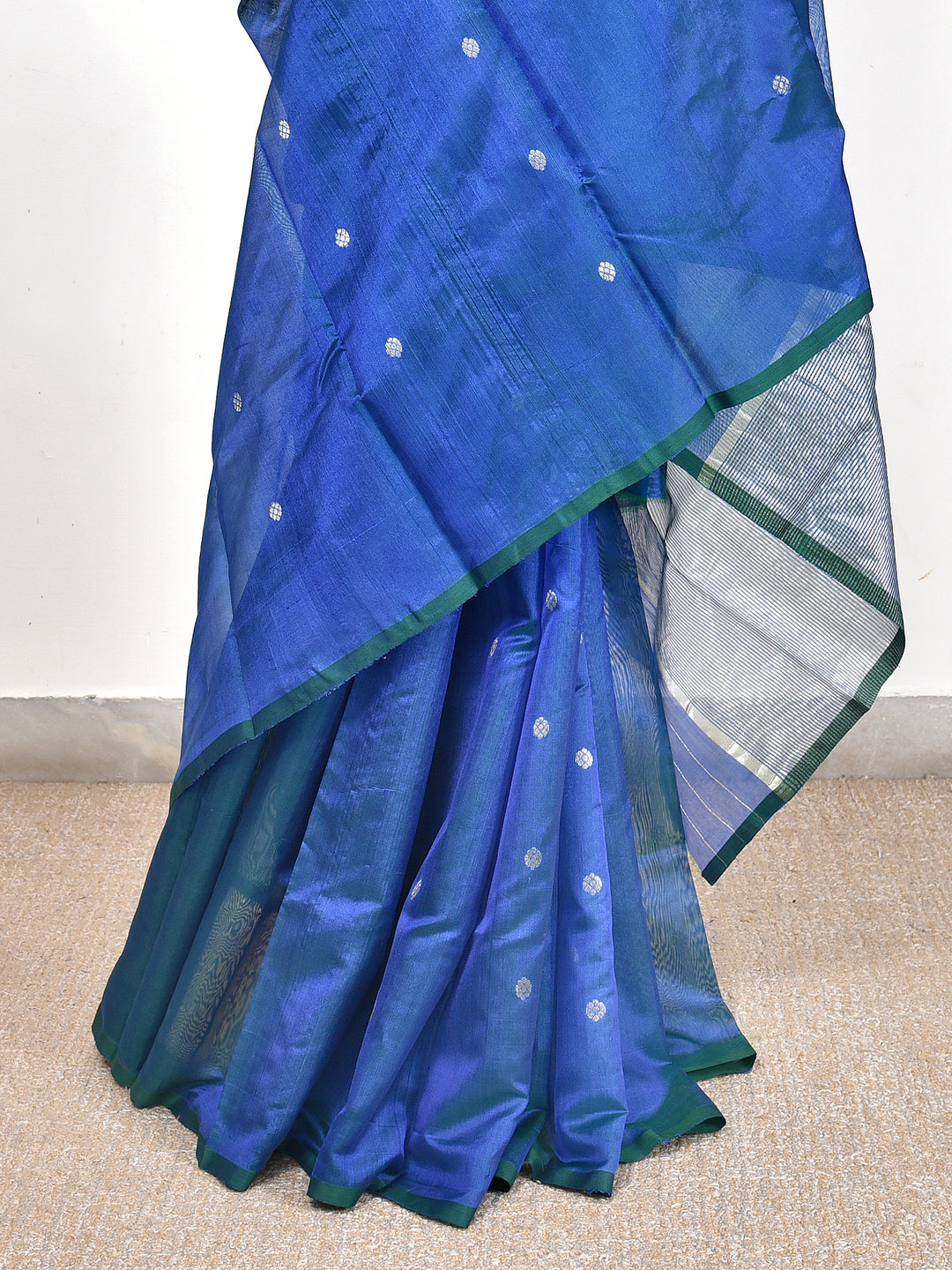 KHWAAB : HANDWOVEN CHANDERI SILK SAREE WITH ZARI BOOTIS ALL OVER