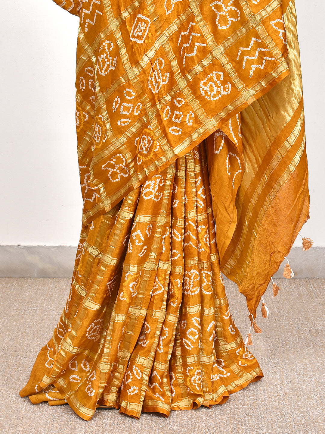 PRINCIKA : HAND BANDHANI PURE GAJJI SILK GHARCHOLA SAREE