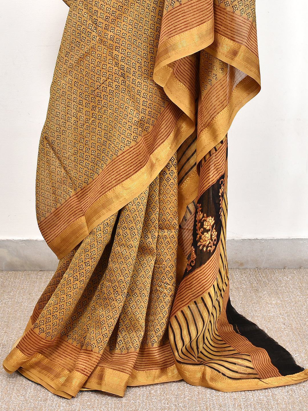 MANALI : FADAT HANDBLOCK PRINT MAHESHWARI COTTION SILK SAREE