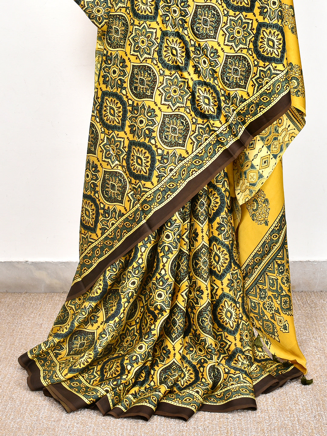 QUEEN : AJRAKH HANDBLOCK MODAL SILK SAREE