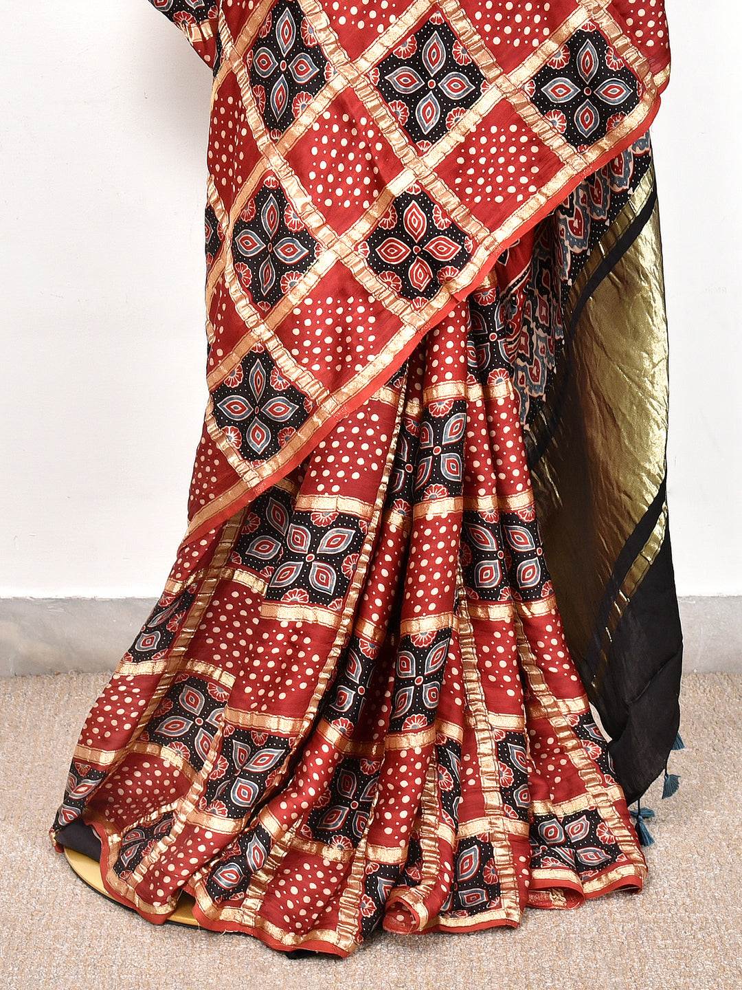 SINDHRI : AJRAKH GHARCHOLA SEMI GAJJI SILK SAREE