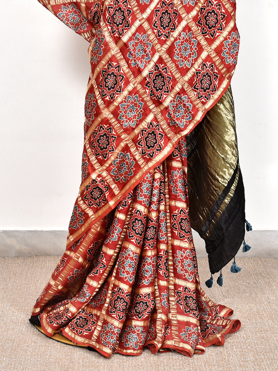 KAVERI : AJRAKH GHARCHOLA SEMI GAJJI SILK SAREE