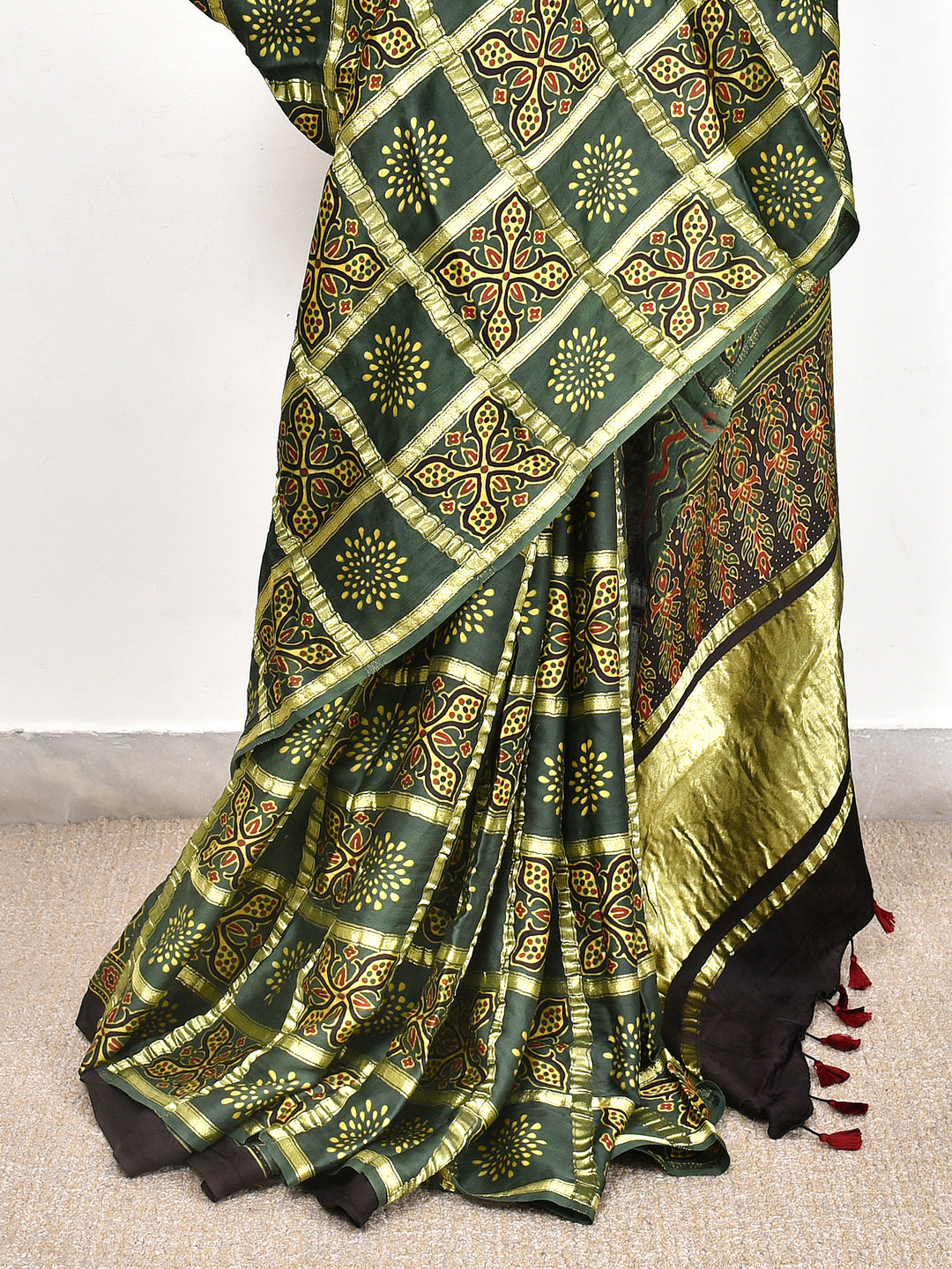 RUCHIR : AJRAKH GHARCHOLA SEMI GAJJI SILK SAREE