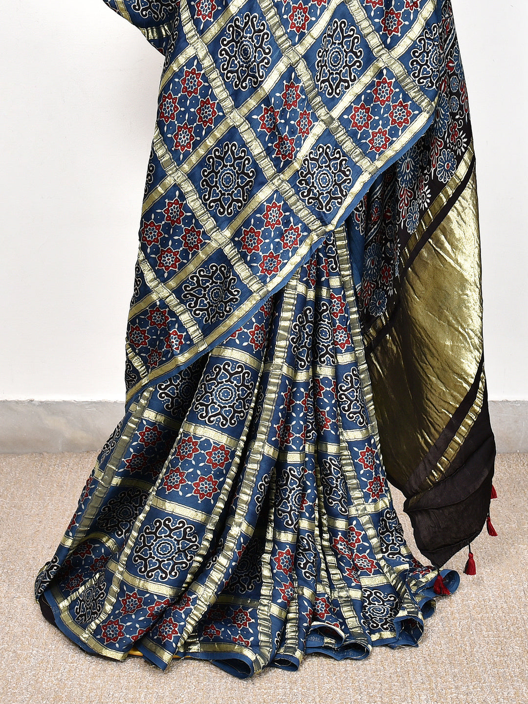TIMARIKA : AJRAKH GHARCHOLA SEMI GAJJI SILK SAREE