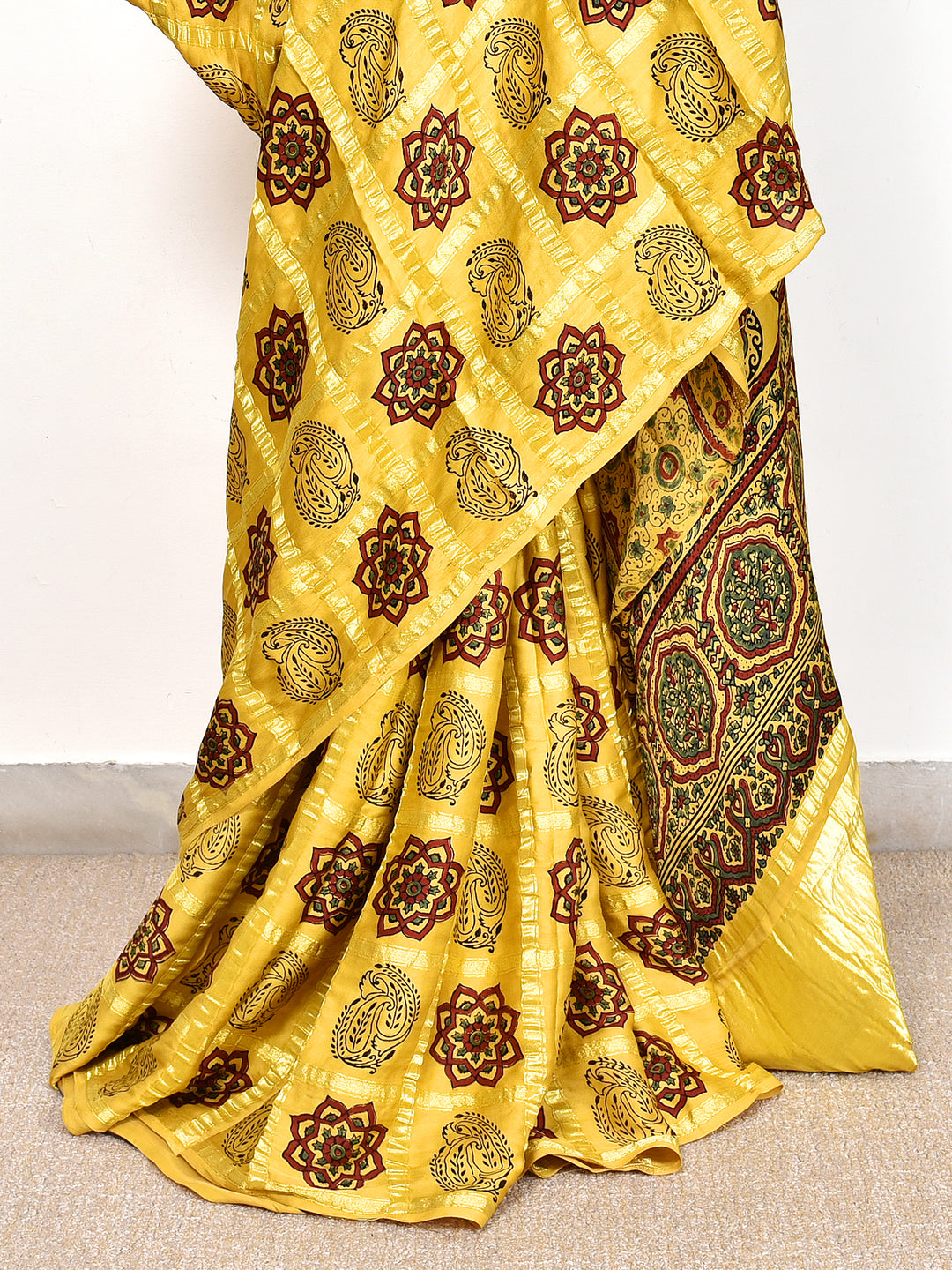 SHAJI : AJRAKH GHARCHOLA SEMI GAJJI SILK SAREE