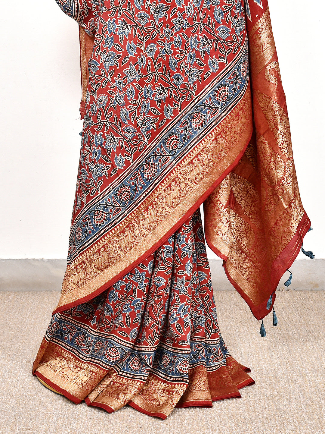 RISHIKA : AJRAKH DOLA SILK SAREE WITH NAKSHI ZARI PALLU