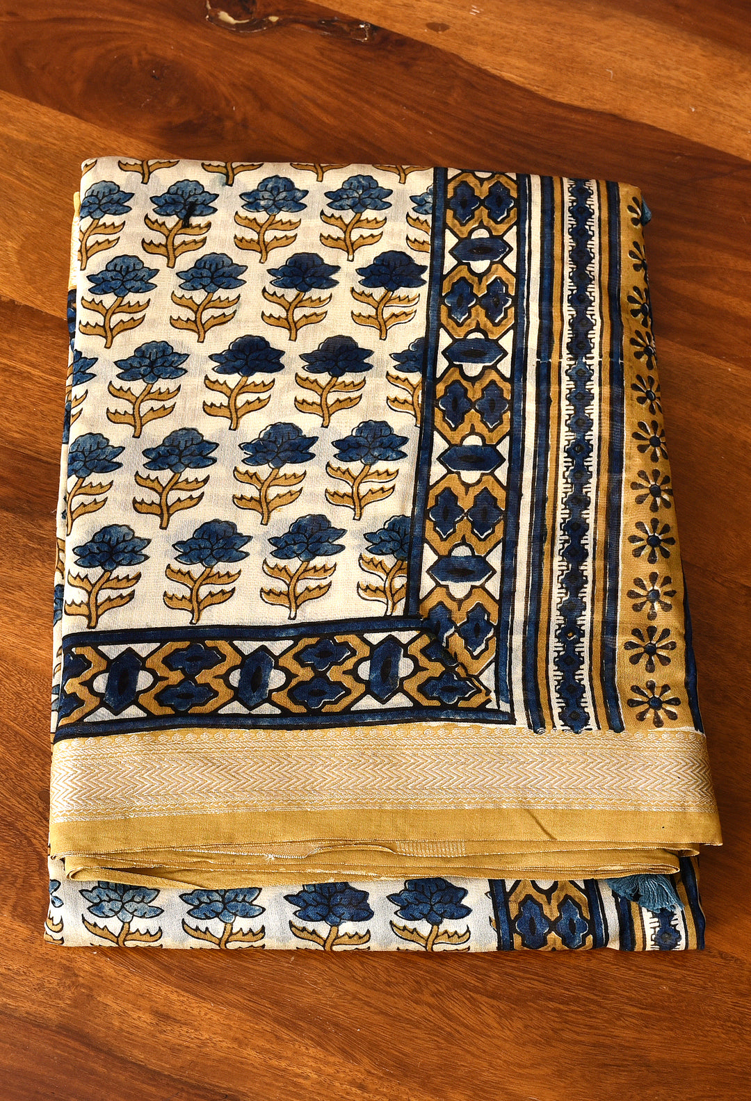 MEGHA : AJRAKH HANDBLOCK MAHESHWARI  SILK SAREE WITH TISSUE PALLU